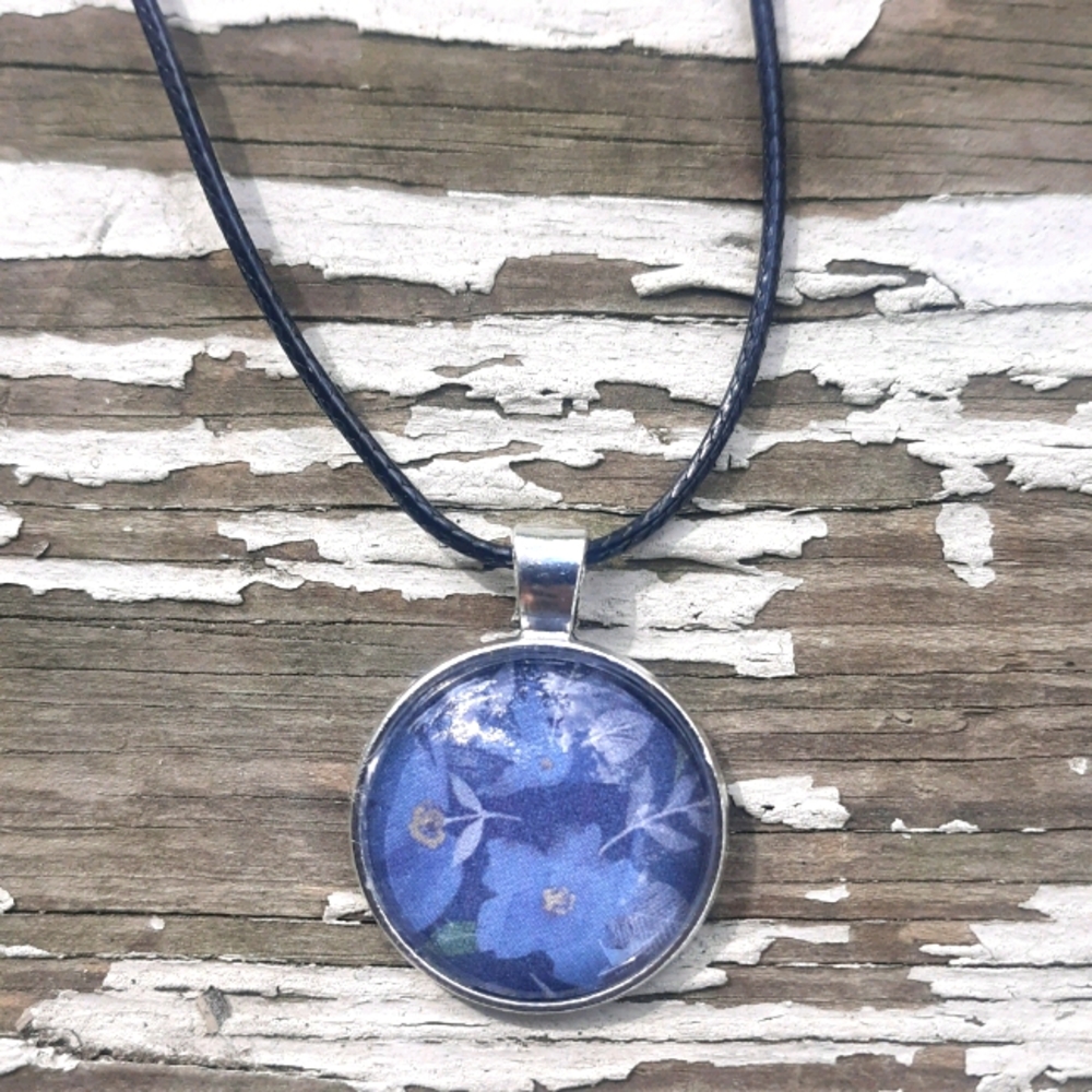 Floral Style Pendant